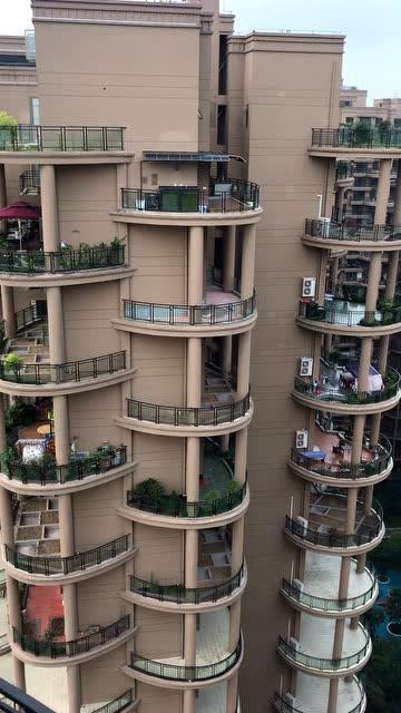 网红大阳台小区泸州地址,揭秘泸州网红打卡地，感受城市生活新风尚”