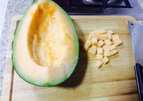 吃400克哈密瓜,400克哈密瓜带来的甜蜜体验