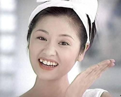 明星牙齿丑,揭秘牙齿美容背后的秘密