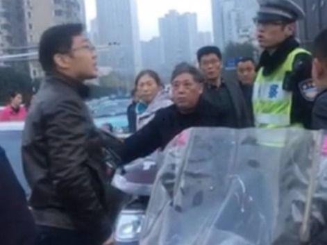 明星骂民警,娱乐圈与执法权的冲突瞬间