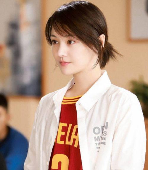 圈内爆料郑爽王嘉尔,娱乐圈新恋情引发热议！”